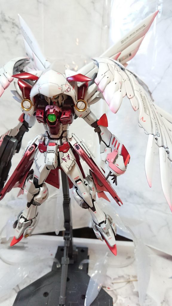 腕、パイロットに負担かからないよう腕強化、大型にしてます