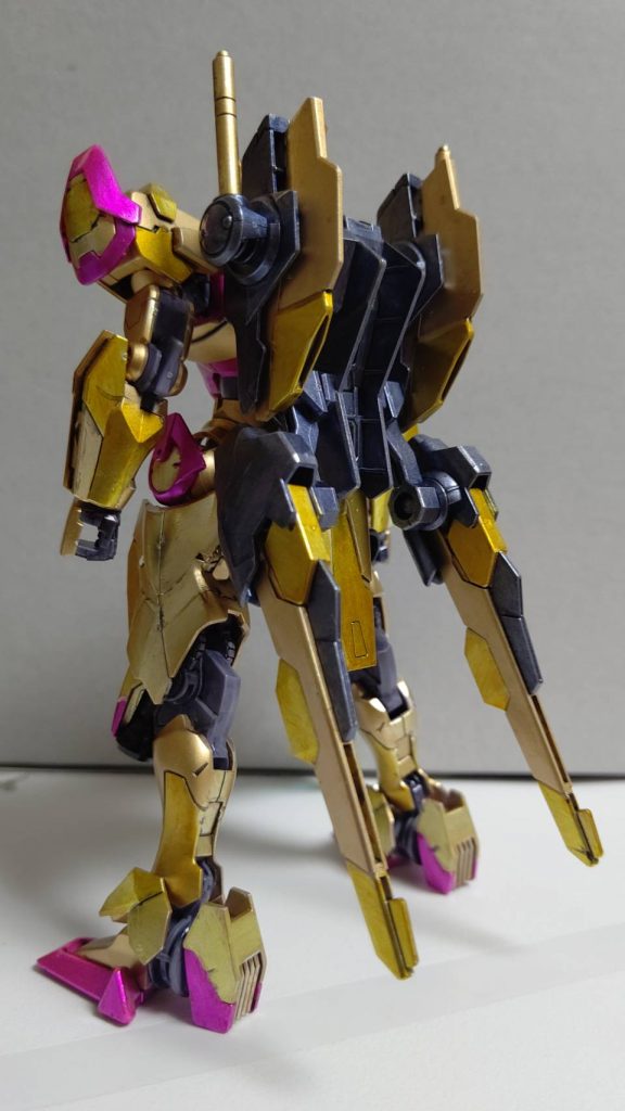 背面確かにバックパックの形状まで、百式彷彿ですね😁