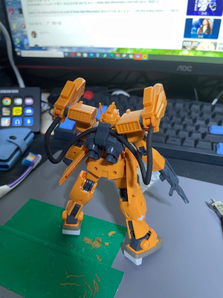 背面にビームショベルを除去して動力線を追加