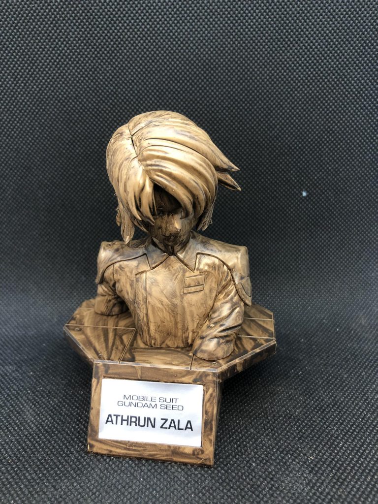 フィギュアライズバスト アスラン・ザラ(木目調塗装)–2枚目/制作者：ジジさん