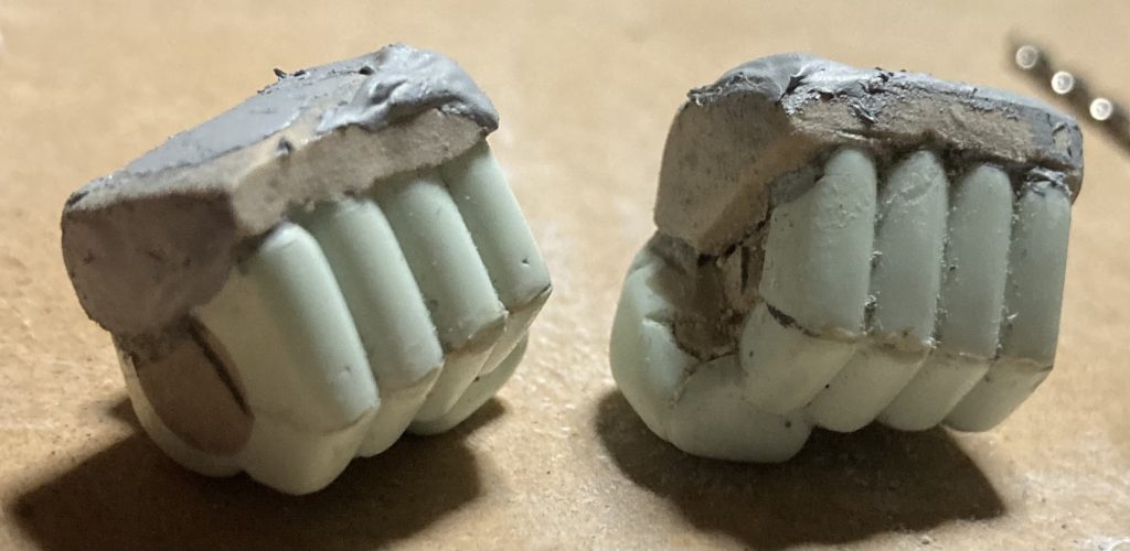 ハンドパーツ自作途中。そのままだとおもちゃ感丸出しだったので👊