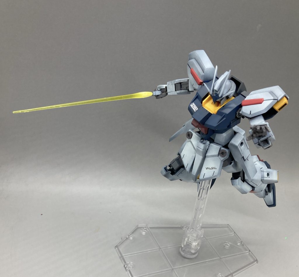 接近戦にはビームサーベル!