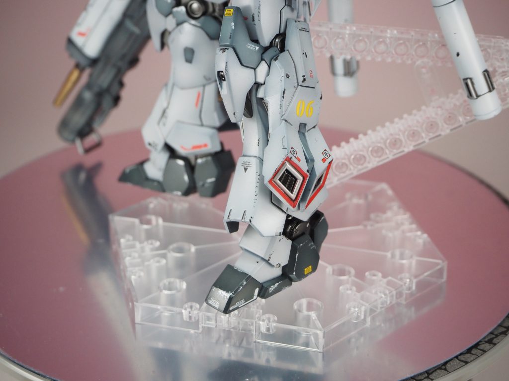 HGUCシナンジュスタイン、パイロット共々悲惨な末路ですね。