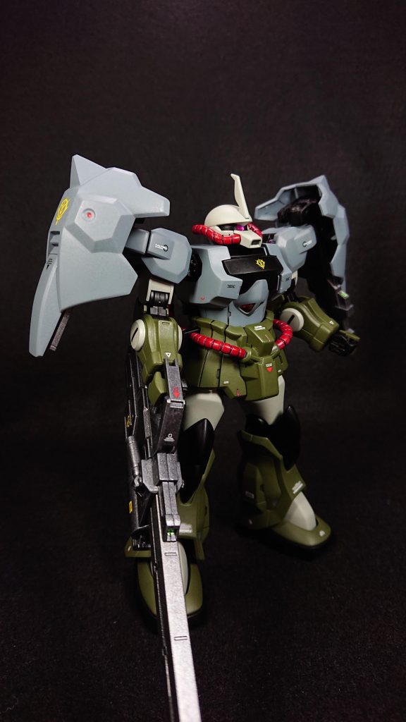 頭部　　　　：グフカスタムボディ　　　：グフカスタム腰部　　　　：グフカスタム肩　　　　　：ディランザ腕部　　　　：ディランザ脚部　　　　：グフカスタムバックパック：グフカスタム武装　　　　：MSオプションセット７の大型レールガン