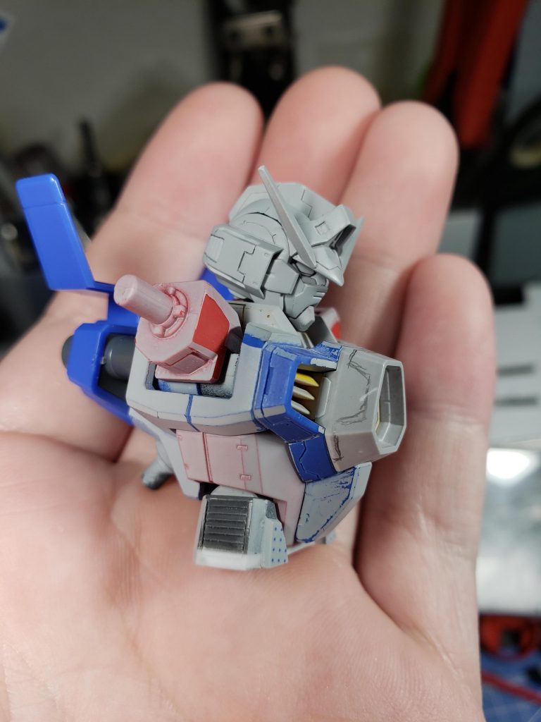 プラ板貼ったりスジボリしてます