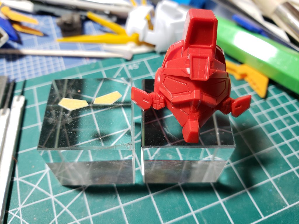 プラ板でツインアイを制作