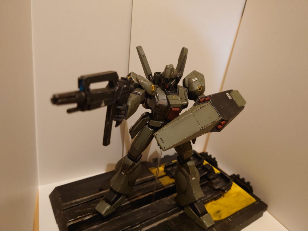 適当に塗ったMGゼータのカタパルトに載せてみたり