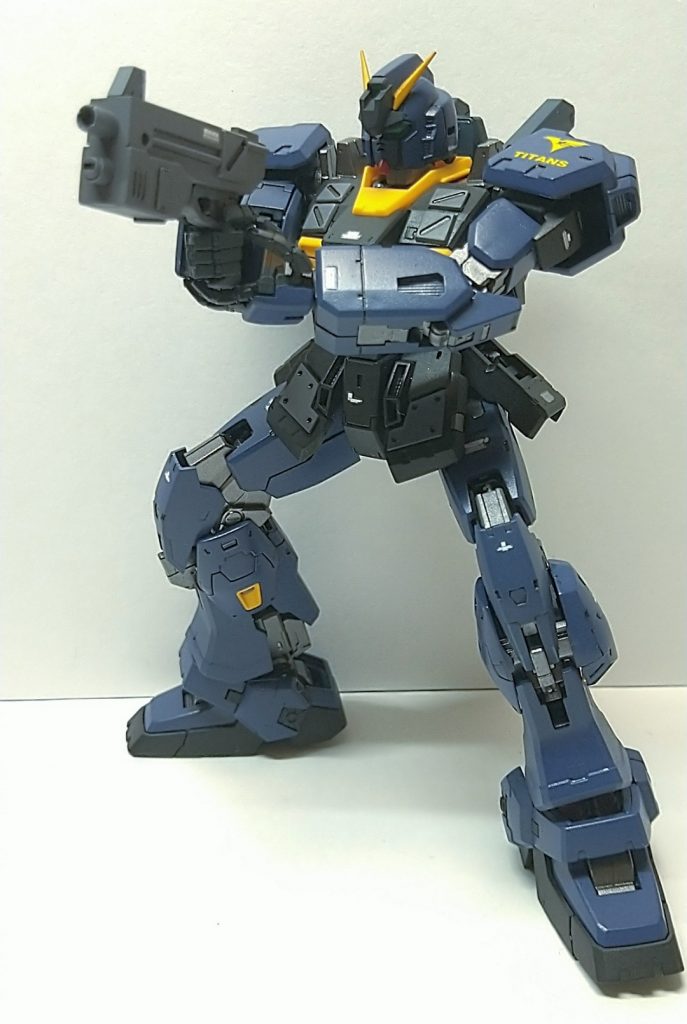 最後に一枚。作品は違いますが、自分の中でハンドガンを装備したロボといえばこのポーズ！「往生、せいやあぁぁ！！」最後までご覧頂きありがとう御座いました。