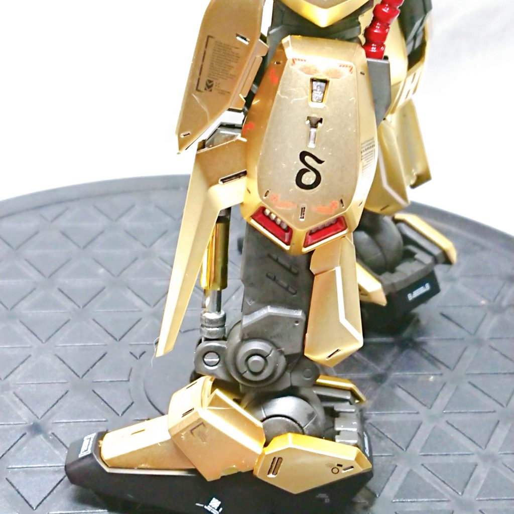 シリンダーにはミラーテープを使用しました。