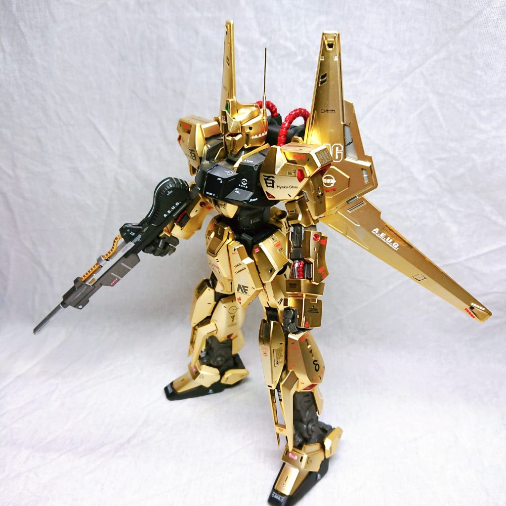 アンテナはスプリングと真鍮線で延長させました。