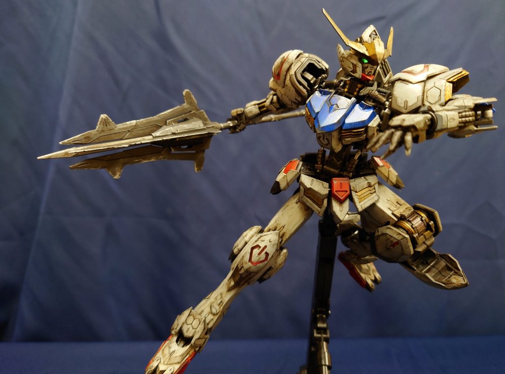 大型メイスを持って暴れまくるガンダムバルバトス!このバルバトスは一番くじ産なのでパッケージの箱絵っぽいポーズでwやっぱりバルバトスは躍動感あるポーズが似合います!
