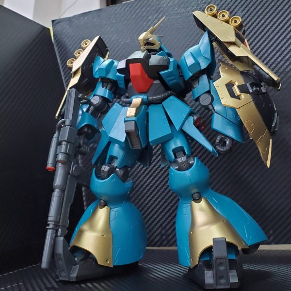 ギュネイ専用ヤクトドーガ