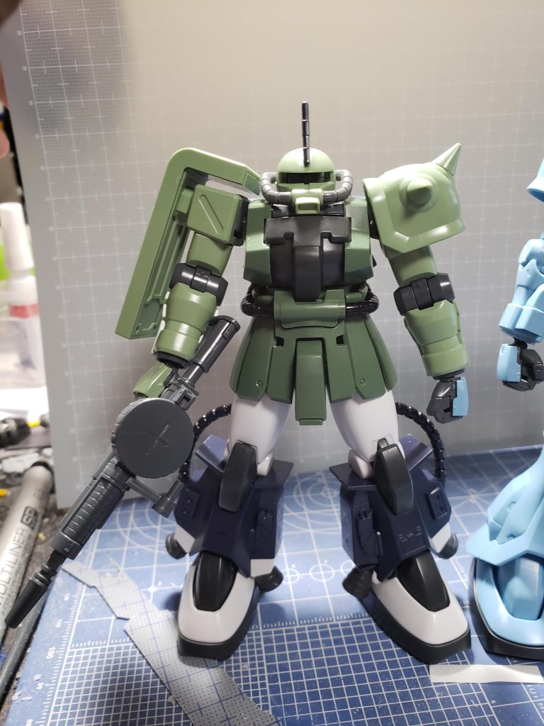 バックパックと下半身は高機動型ザクを使用しましたこのあとスリッパはF2ザクに変更