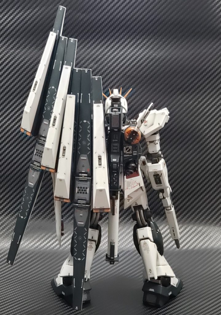 νガンダム　旧MG–3枚目/制作者：筆塗りの：こんぴ