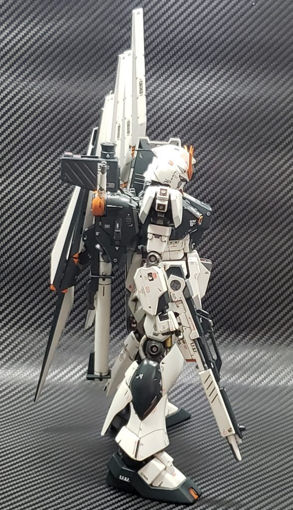 νガンダム　旧MG–5枚目/制作者：筆塗りの：こんぴ