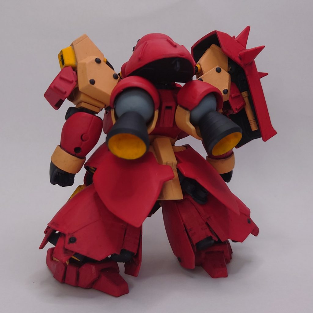 バーニアはでっかいほうが好き。右肩シールドの裏に固定ですがサーベルを仕込みました。