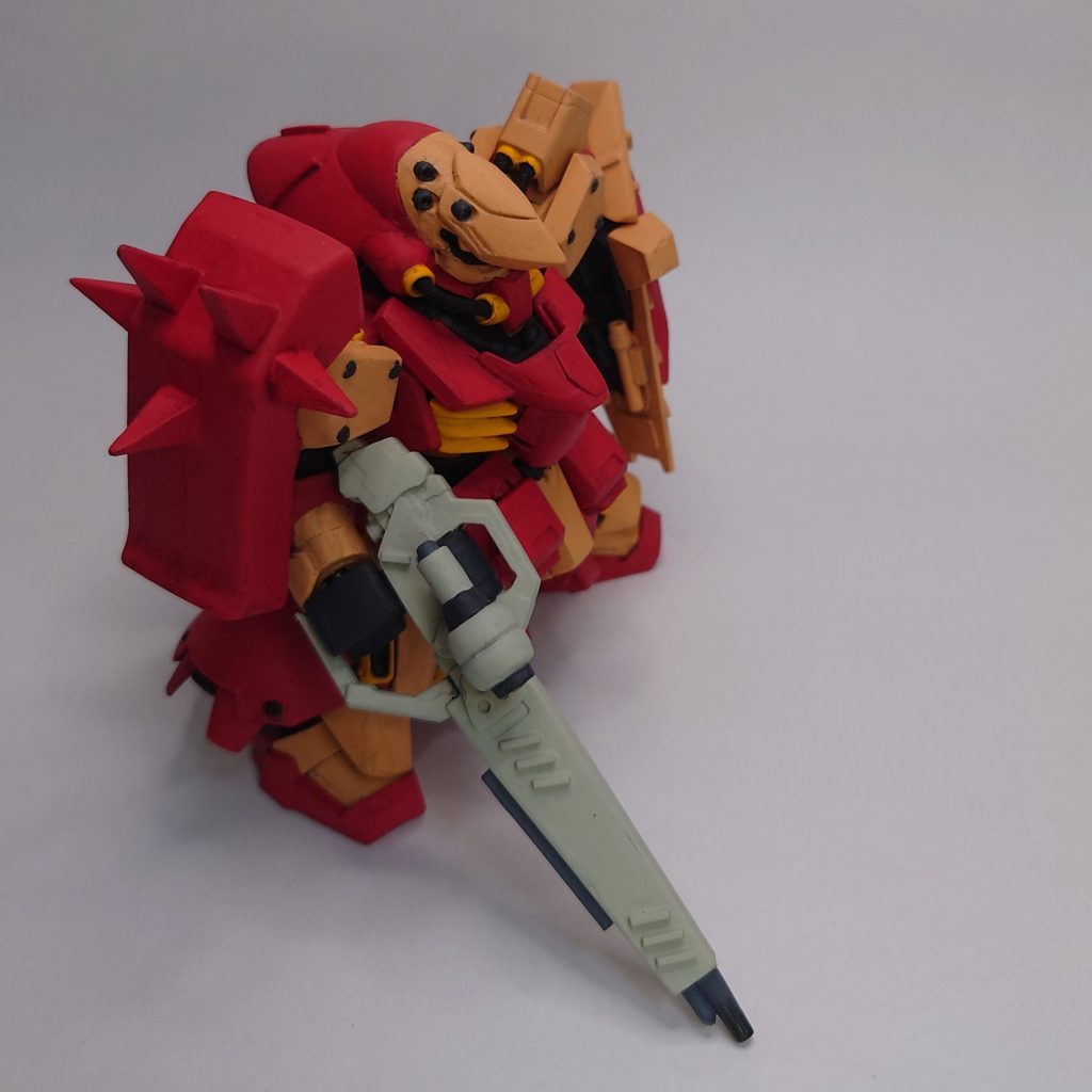 肩のスパイクはプラ板でコトブキヤのプラユニットのドリルをかこんで四角錐に。地味にめんどくさかった。