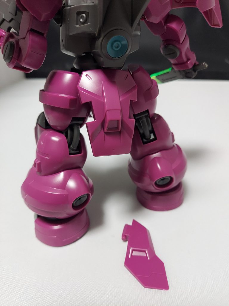 なんと後ろのパーツが一つ足りないという…開けて組み立ててから途中で気づいたのでどうしようもないなと…こんな事あるんだなと思いました(^_^;)皆さんこんな時どうしてるんでしょうか？