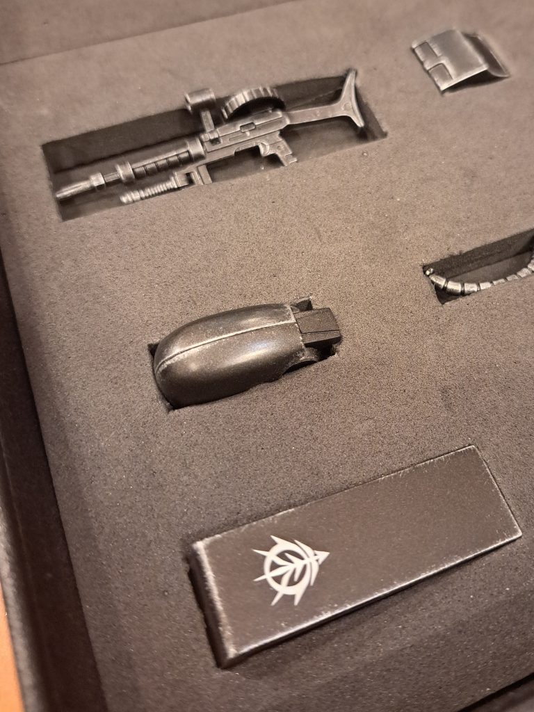 ジオンマークは唯一のデカール。水転写式です。