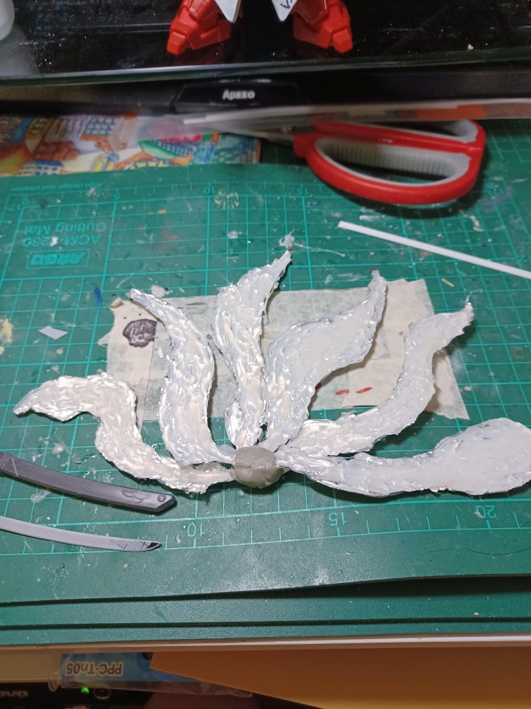 續十一……我的百鬼夜行的第11個是三大妖之一，九尾狐玉藻前連飛威(moon gundam 糸列試作機沙殺比)，九尾參考狐忍和陰陽師的氣尾巴😅😅. 第1個.滑鬼頭若殺驱後， 第2個.大鬼般若道拉士(ドラc，特拉傑),  第3個.鴉天狗劍舞飛荒， 第4個.夜叉邪炎將, 第5個.大天狗殺帝那, 第6個.山童自護號和 第7個是三大妖之一，妖怪之首之稱酒吞童子新安州， 第8個.青鷺火厄斗， 第9個.水虎古夫MS-07B 第10個是茨木童子赤殺驅(twilight axis 紅查古3改)–4枚目/制作者：@kcwong13002623