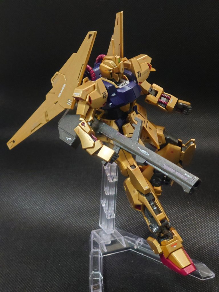 昔のパッケージはこんなポーズだった気がする