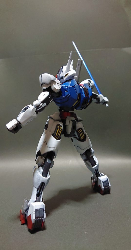 ディテールはクオリティ高いですが、変なとこ合わせ目あったり(太もも裏、ふくらはぎ裏)、色分けがされてなかったり(かかとやお尻のグレー部分など)と、なかなか悩み甲斐がありました(；´∀｀)