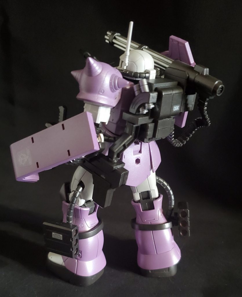 頭部アンテナはザク・デザートタイプのアンテナです。