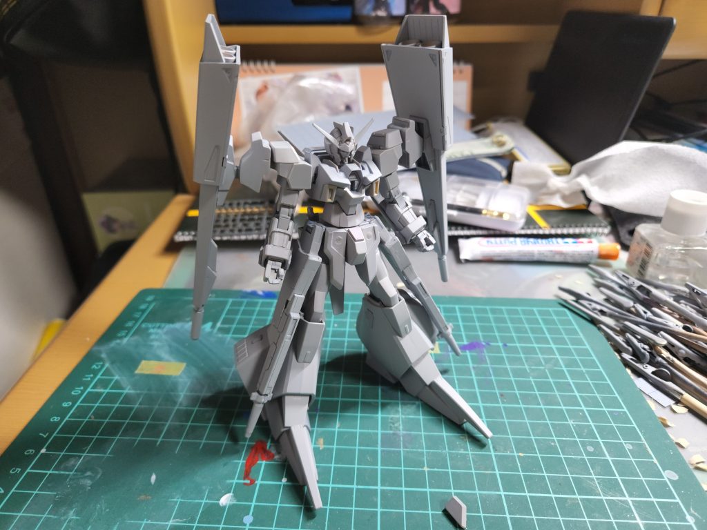 サフした状態はこんな感じ。この色が統一された感じ良いよね以上が制作過程になります。今回使用した塗料は毎度おなじみMr.カラーになります。トップコートは半光沢を使用しました。デカールは先述の通りAGEデカールを使用。今回はこれで以上となります、ここまで見て頂きありがとうございました‼️ばーちー先生の次回作にご期待ください