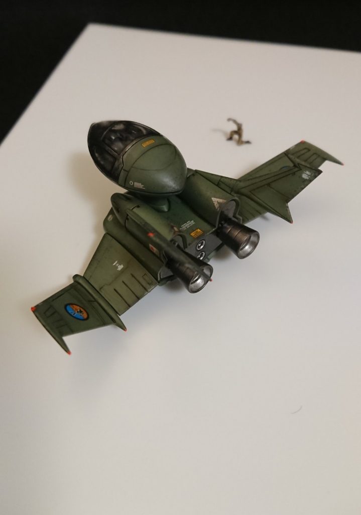 ザク色スプレー+スミ入+デカール+タミヤウェザリングパウダー？だったような気がします...