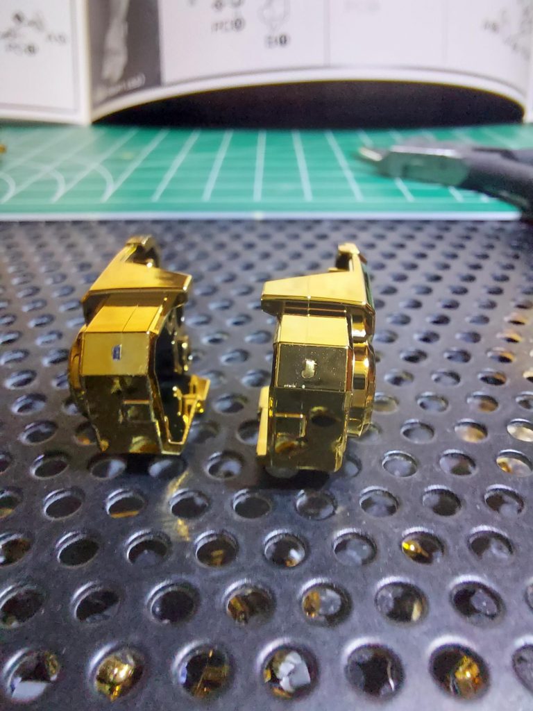 ゲート跡はガンダムゴールドで目立ちにくくしました