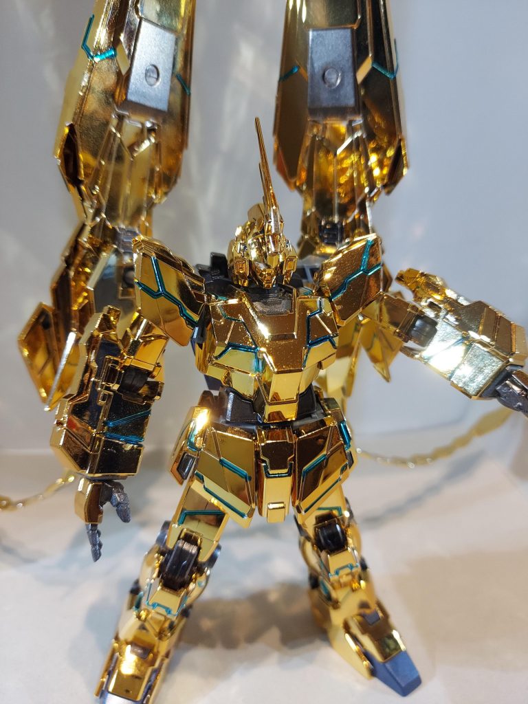 映画を見ながら、サイコフレームの場所をチェック