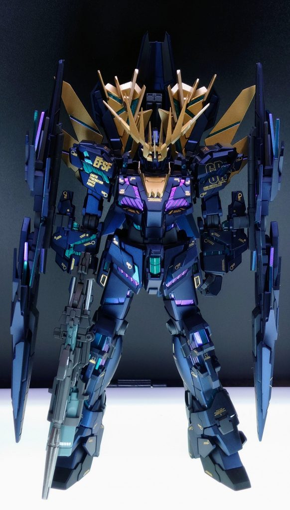 プロポーション以外・ビームマグナムをRGのものに交換・バーニアをあすぱら模型さんの火花バーニアに交換・手首をロボマニに交換・アーマーの裏打ちパーツ追加・各部のシャープ化・スジボリの追加