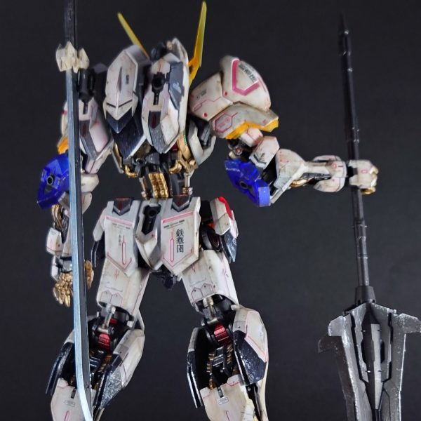 MGガンダムバルバトス（ソリッドクリア）筆塗り部分塗装