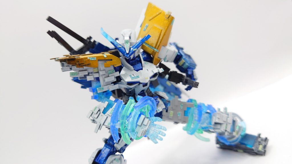 鞘が可動することにより、抜刀術の構えも自然に…