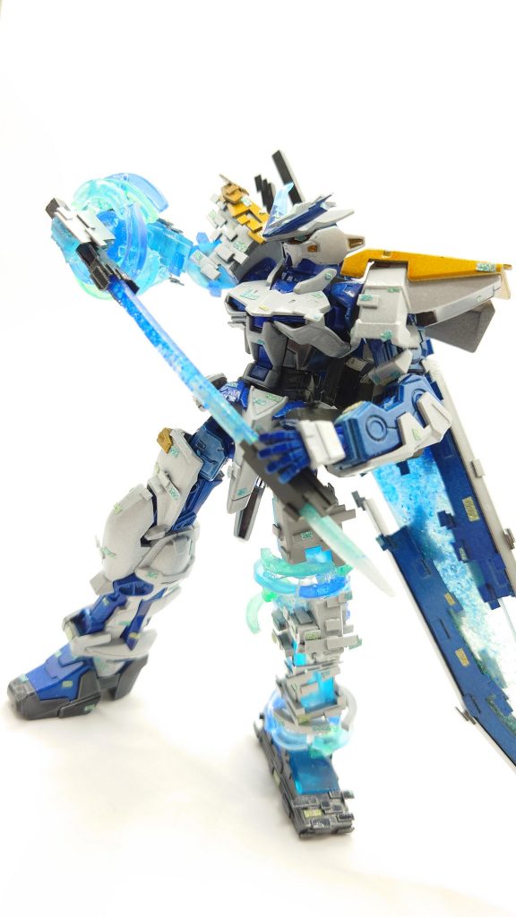 お次は刀。ガーベラストレートだったもの。本来ブルーフレームは持ってないけどもせっかくなので作成しました💪普通に帯刀させると大剣に干渉するのと見た目的にダサかったので鞘をアームで可動式にしました。2本持っててもいいよね！！！