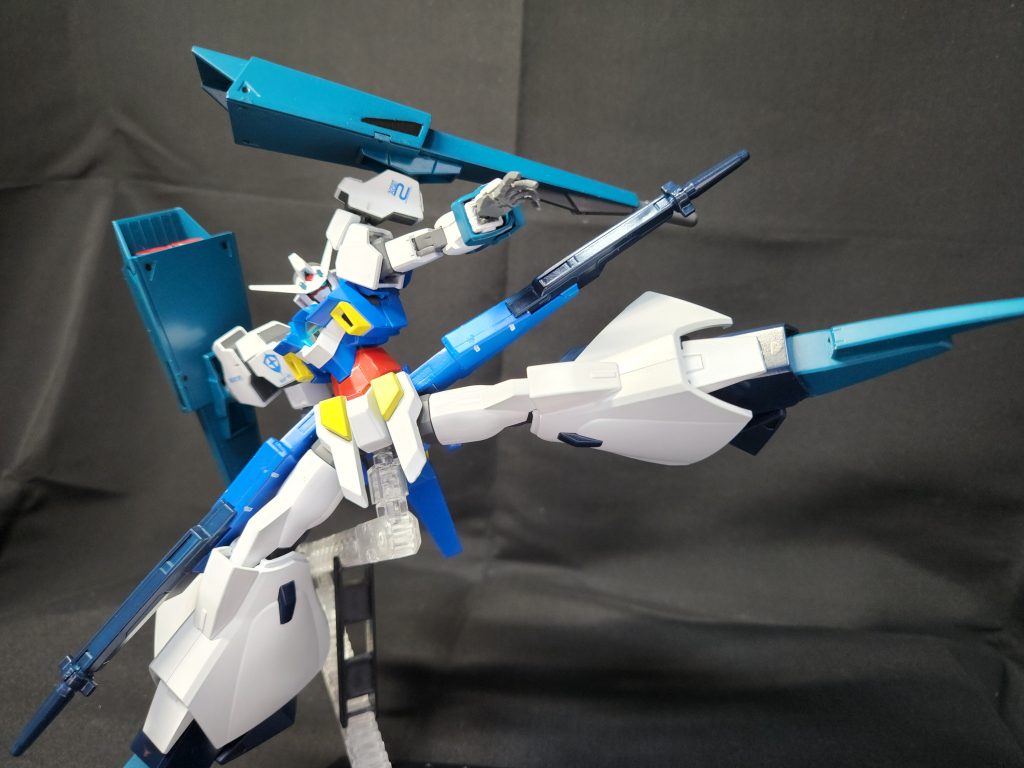 足にはキック力上げるためにクローを追加しています単純な強化ですが近接戦になった際には脚部ブースターと掛け合わせればかなりの威力が出ると思います