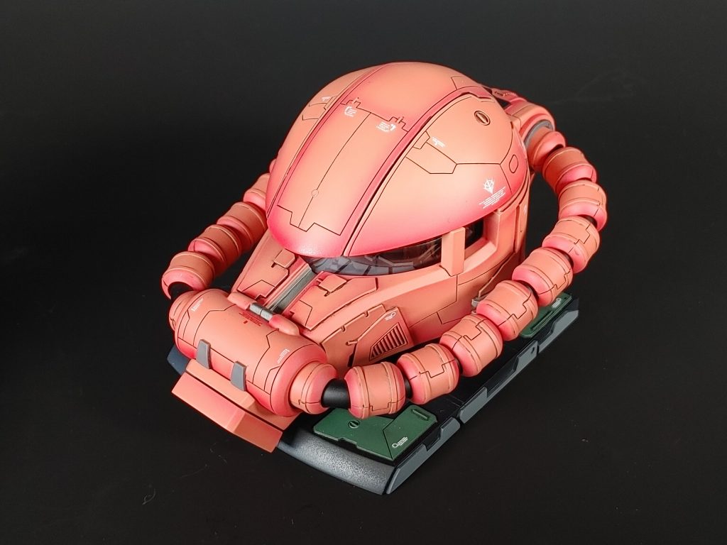 アンテナは磁石を用いて組み立て。交換が可能です