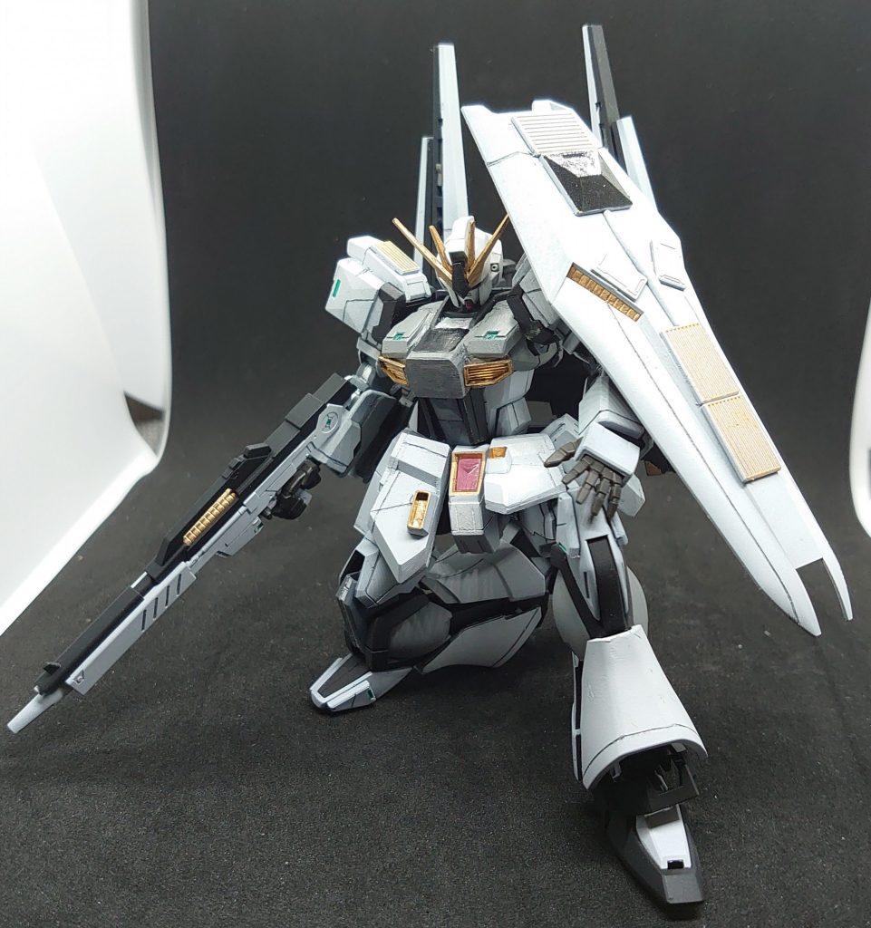 膝立ちです。ベースキットが優秀なので可動域も十分です。