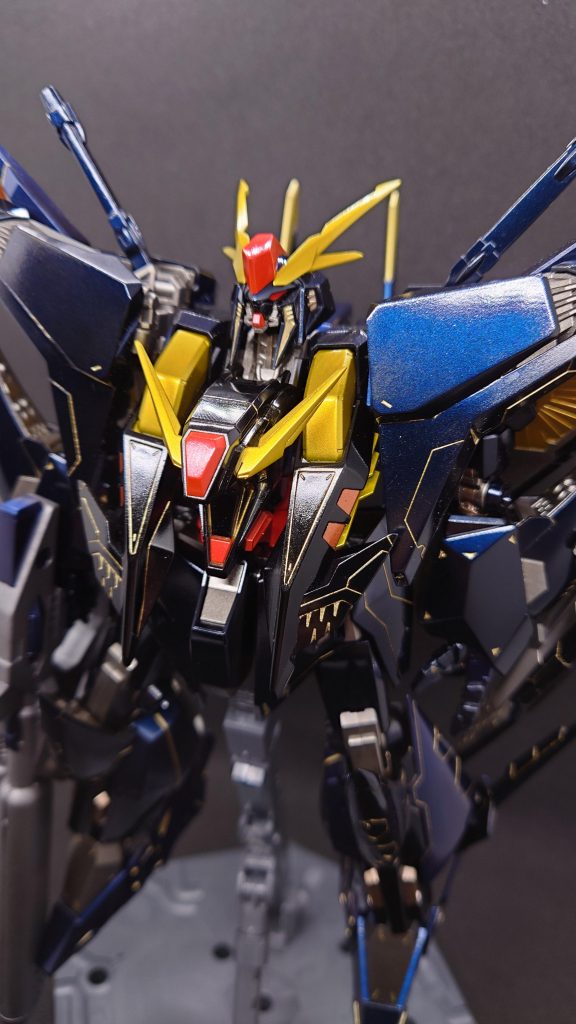 一昨年作ったクスィーガンダムです。この頃までは光沢にハマってたんてすよねぇ。良ければグッドお願いします！？