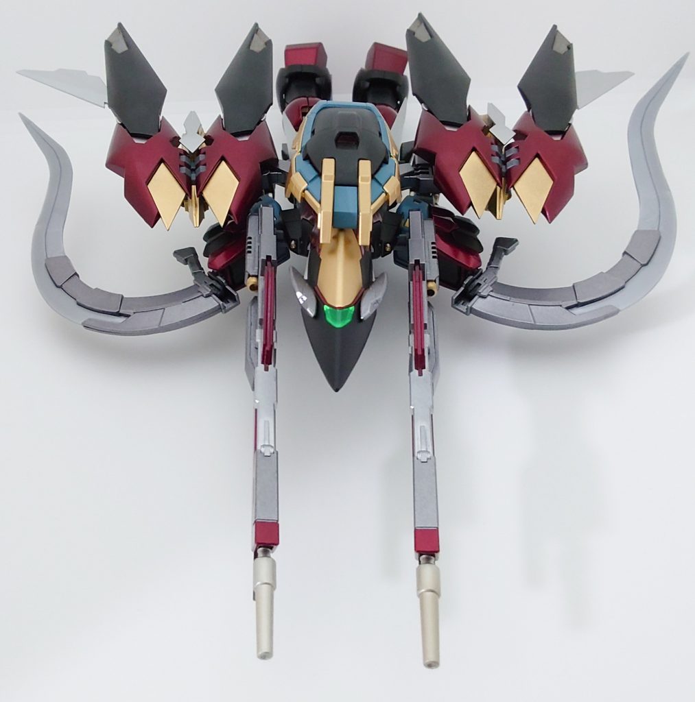 もちろんネオバード形態になることも可能。サンドロックシールドはウイングシールドと連結可能。