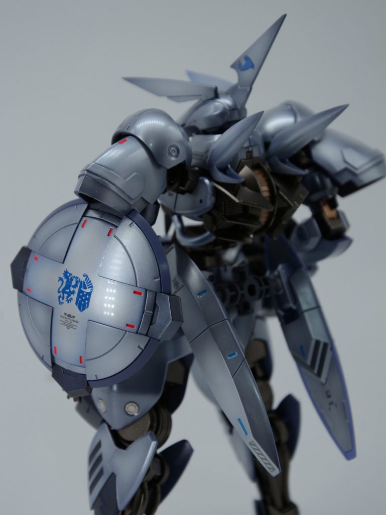 ■リヤビューギャラルホルンが所有する機体か分からなかったですが、デカールをラウンドシールドの中央に貼ってみるといい感じになりました