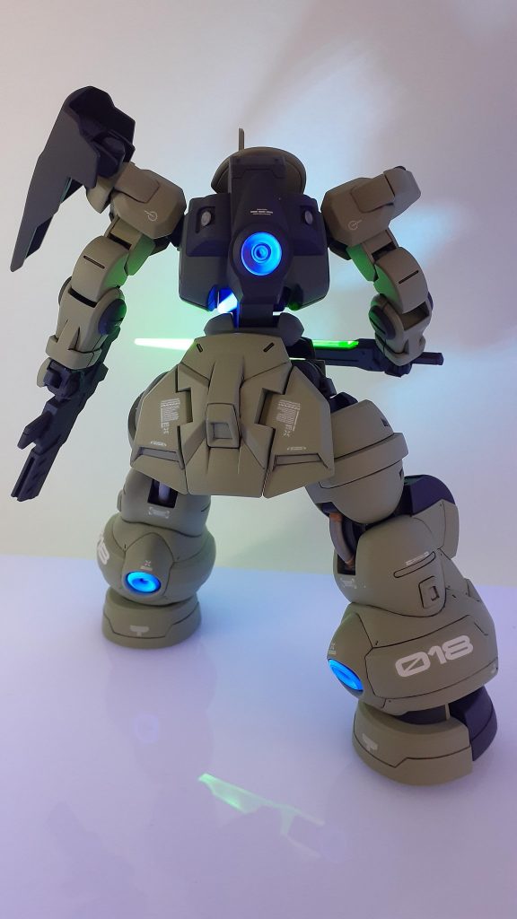 もう少し細かく塗り分けしてもよかったかも。足のがっつり合わせ目もやすり頑張ったので、きれいに消えてよかったです(^^♪