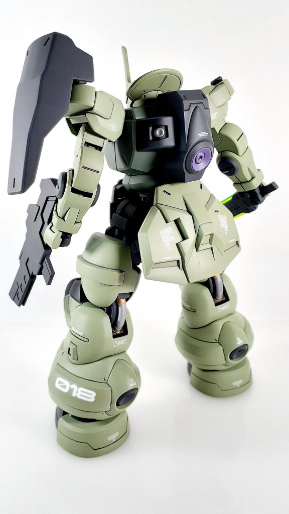 シールド片側だしやはりザクっぽい。カッコイイ!