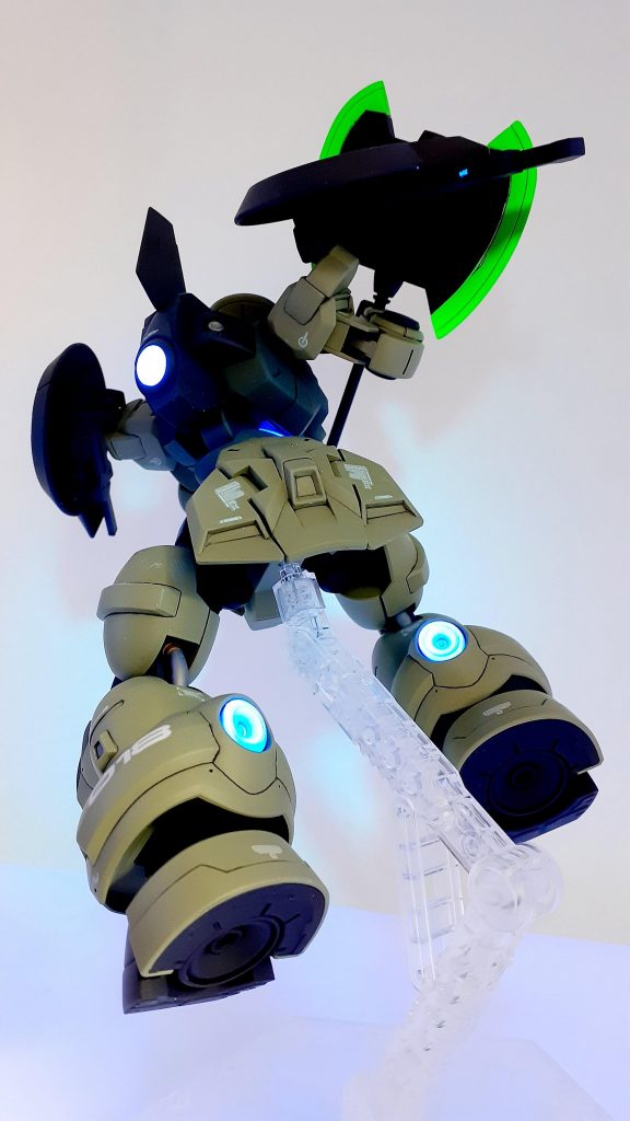 蛍光塗料で塗装している所はブラックライトで光りますよ!