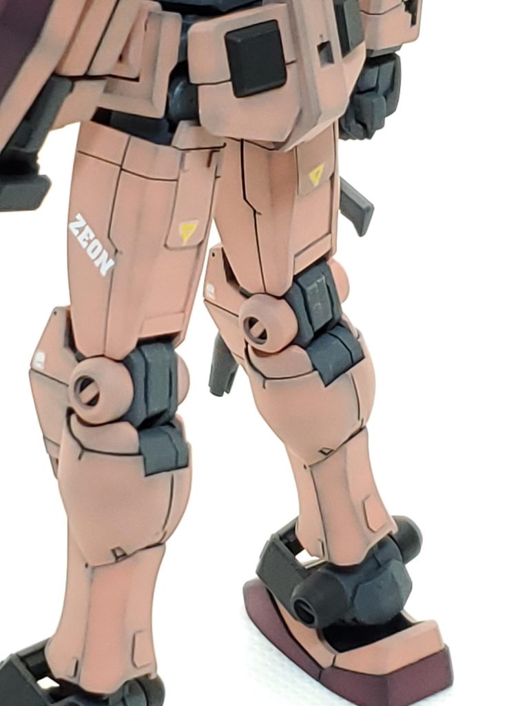 モモの後ろは少し大胆に削り凹凸を作ってみました