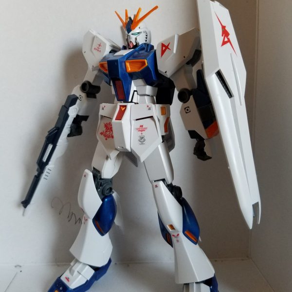 EG νガンダム (ららぽーと福岡みたいな塗装)