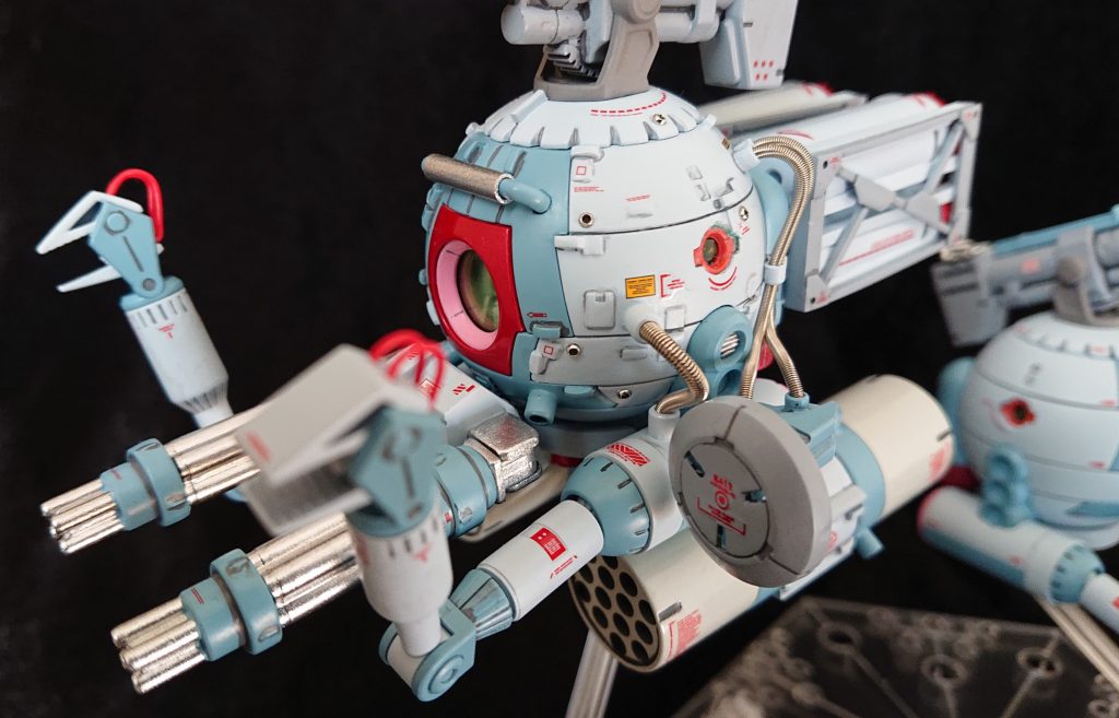 本当のことを言えば、今までのガンプラから余ったパーツをペタペタしただけですけど。