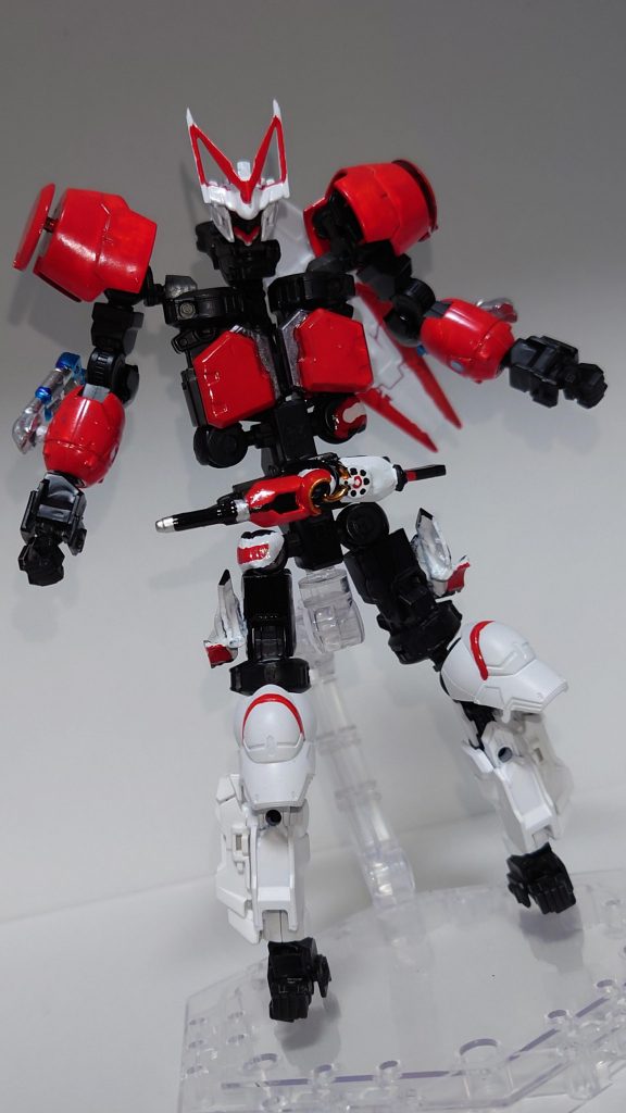 バルバトス2体分を素材にしているので、リボルブオンも可能