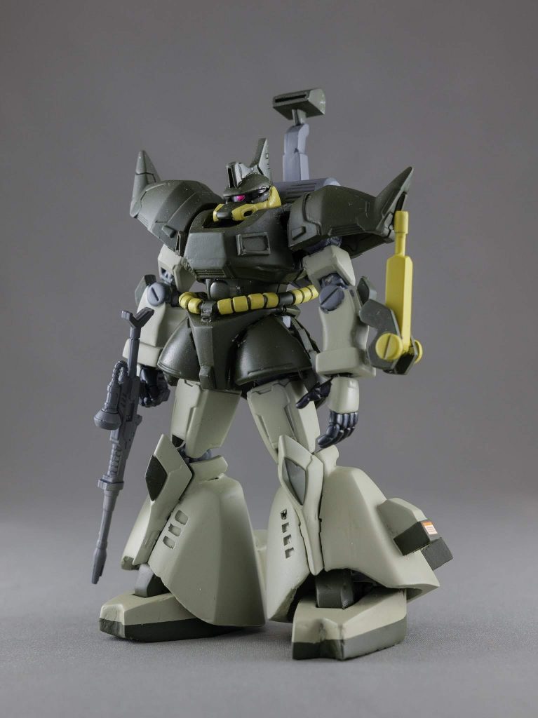 左腕に装備されたアームドバスターは展開可能です