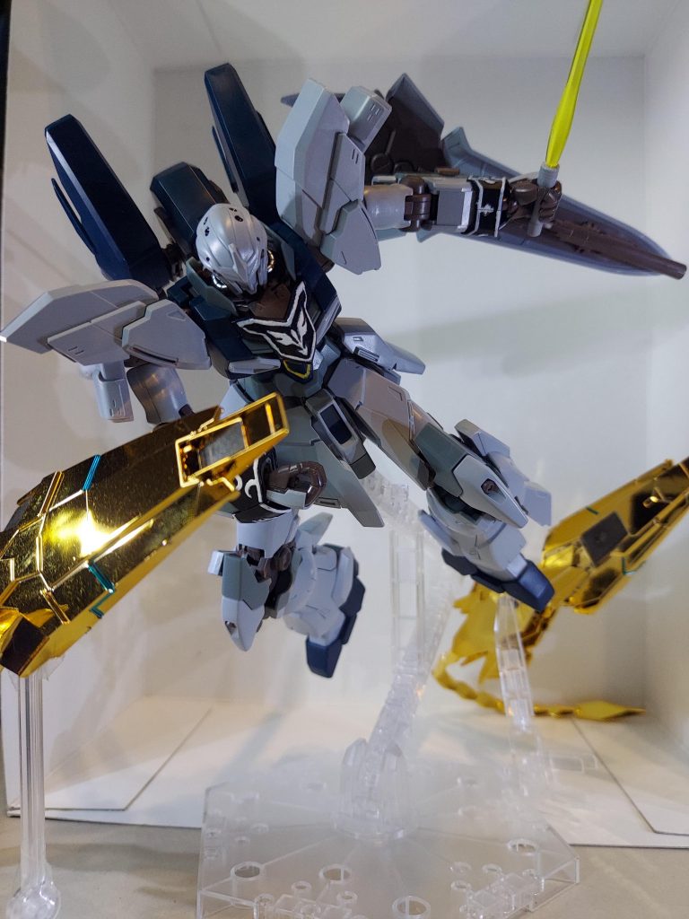 羽にボコられるゾルタンくん